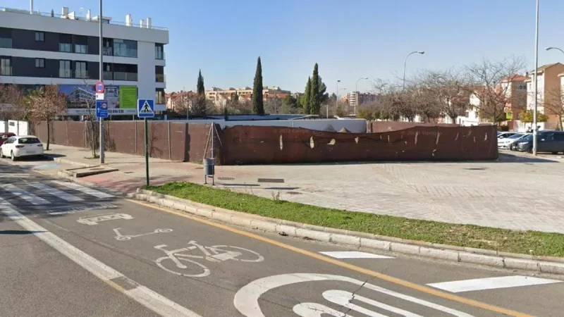 Nuevo solar incluido en el convenio con el Ayuntamiento de Granada. / maps