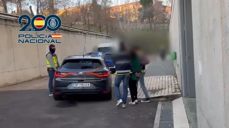 Agentes de la Policía Nacional detienen al extremista violento en Valencia. POLICÍA NACIONAL