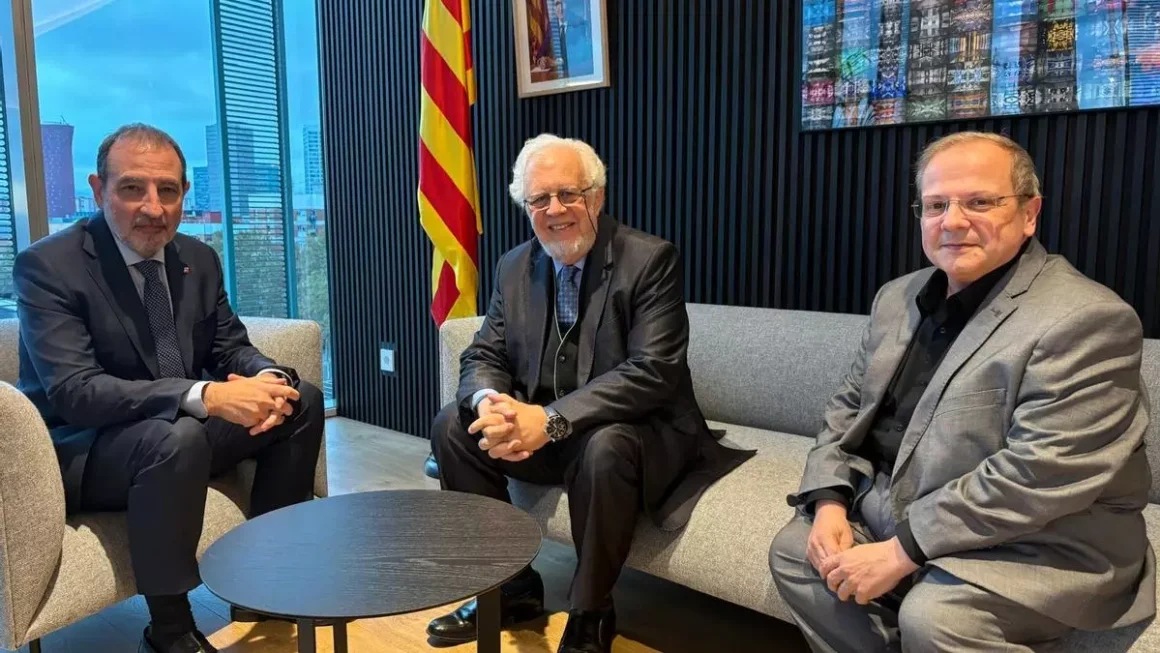 El conseller de Justícia Ramon Espadaler con el secretario general del Consell Evangèlic de Catalunya, Guillem Correa, y rl Director General d’Afers religiosos Ramon Bassas / Consell Evangèlic