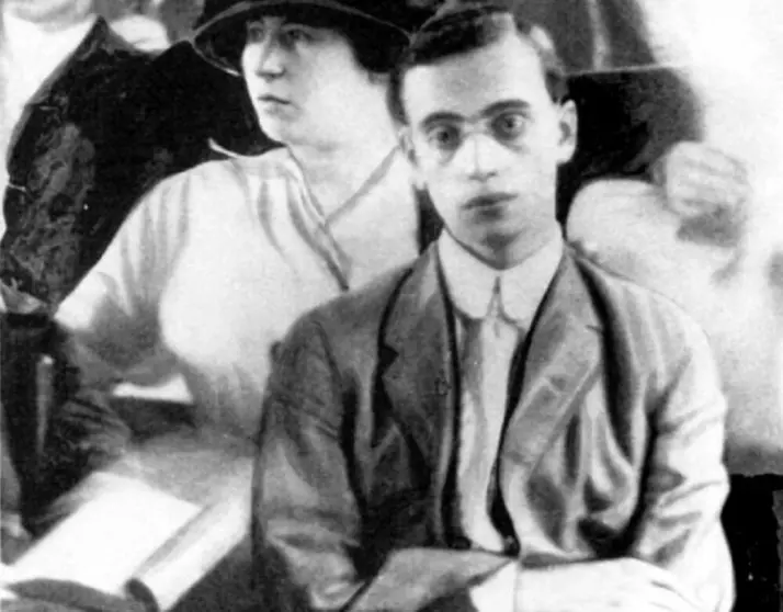 Leo y Lucille Frank durante su juicio, 1915. Wikipedia