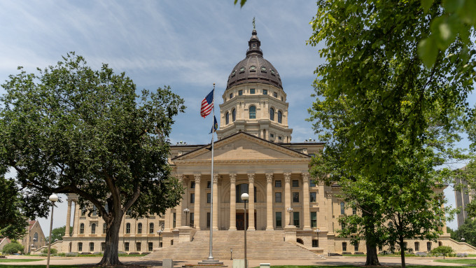 Capitolio de Kansas, by Nils Huenerfuerst - Own workauthor=Nils Huenerfuerst, CC BY 4.0,