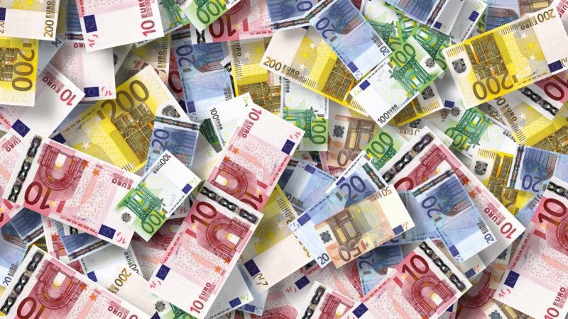 imagen referencial de dinero euros