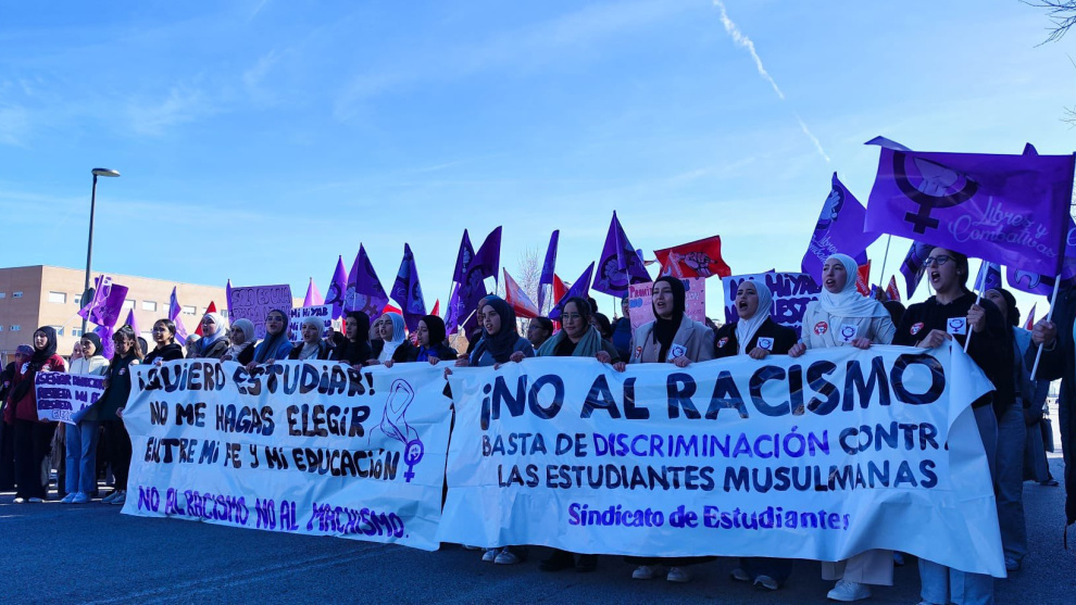 Manifestación convocada por el Sindicato de Estudiantes contra la islamofobia y el racismo en los institutos públicos de Parla.Sindicato de Estudiantes