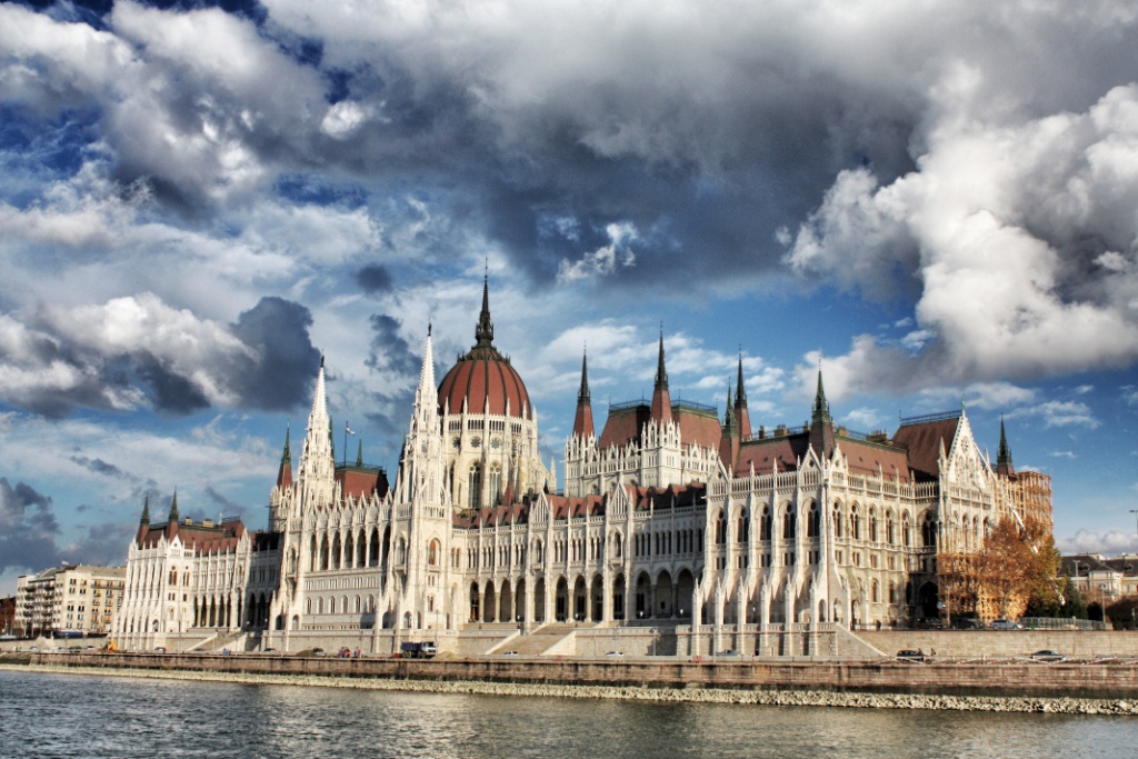 Jorge Gobbi Parlamento húngaro Budapest. Hungría. Foto tomada desde el barco que recorre el Danubio.