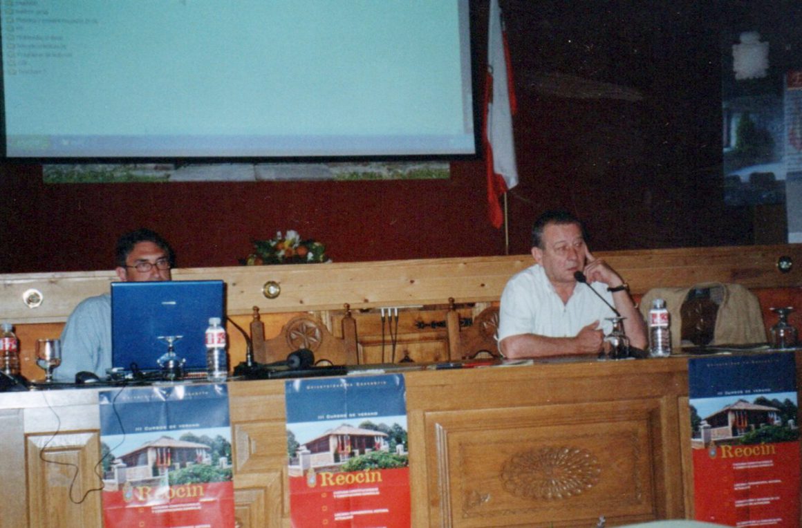 Juan Francisco González Barón durante una conferencia