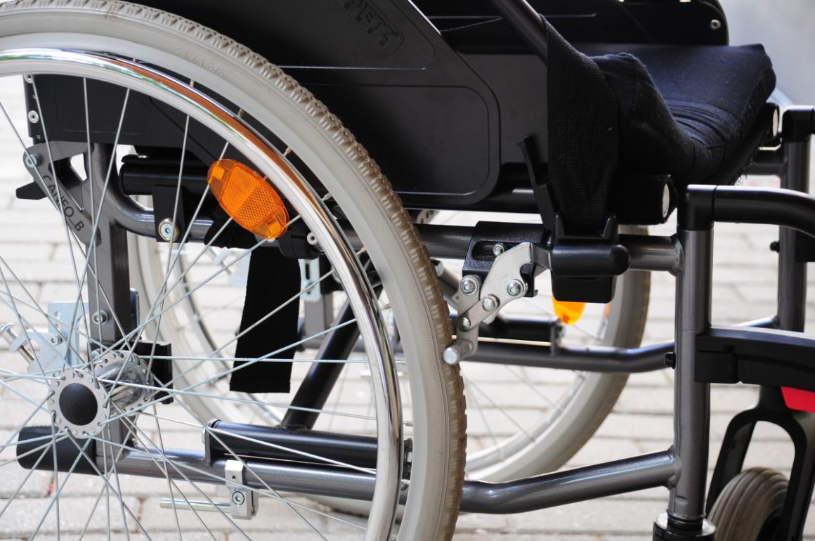 Imagen referencial de una silla de ruedas