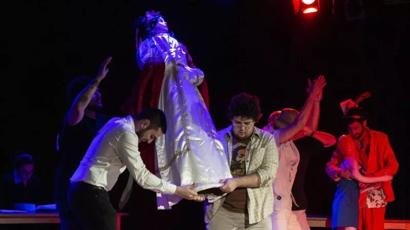 Momento de la representación, el pasado 7 de junio, de la obra teatral 'El Juicio' en la Casa de Cultura de Cehegín (Murcia). Maravillas Espín