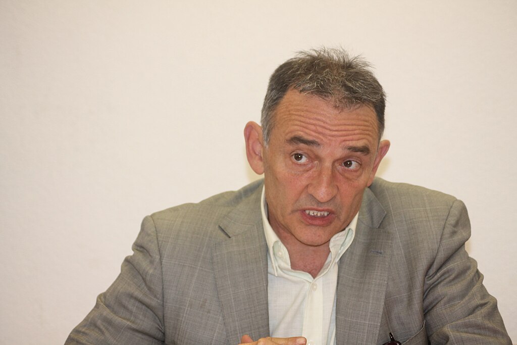 Enrique Santiago