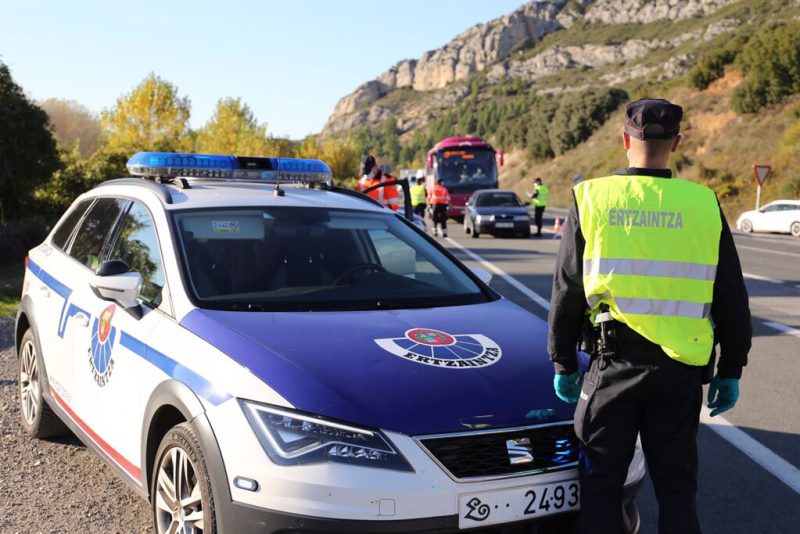 Coche actual de patrullaje para los ertzainas