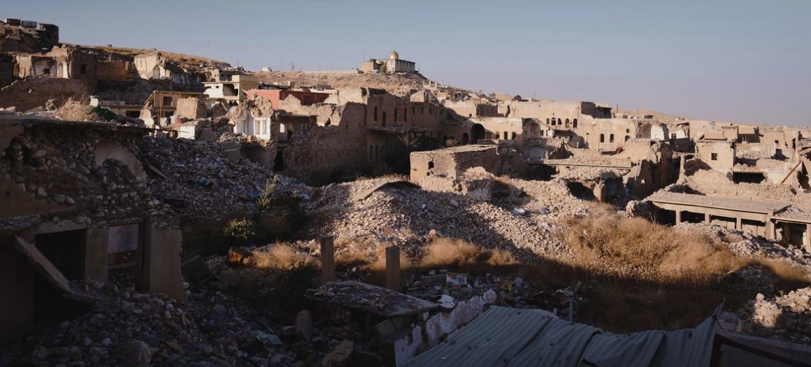 ARCHIVO: Unsplash/Levi Meir Clancy Edificios del casco antiguo de Sinjar, en Irak, destruidos por el Estado Islámico o Daesh.