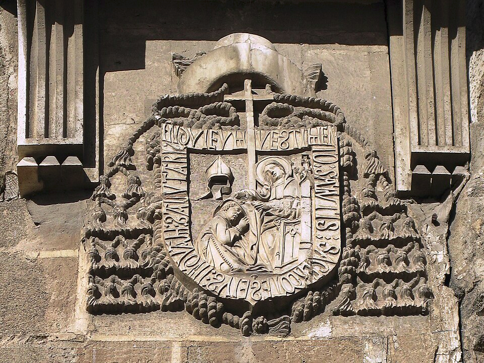 Escudo Arzobispado de Toledo - Imposicion de la casulla a San Ildefonso (Catedral de Toledo)